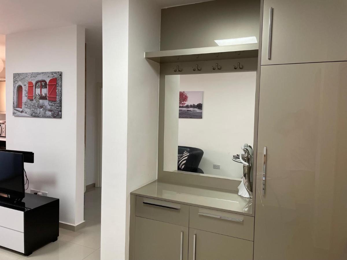 Appartamento Girne Merkez Cozy 2+1 Daire Wifi +Netflix Esterno foto